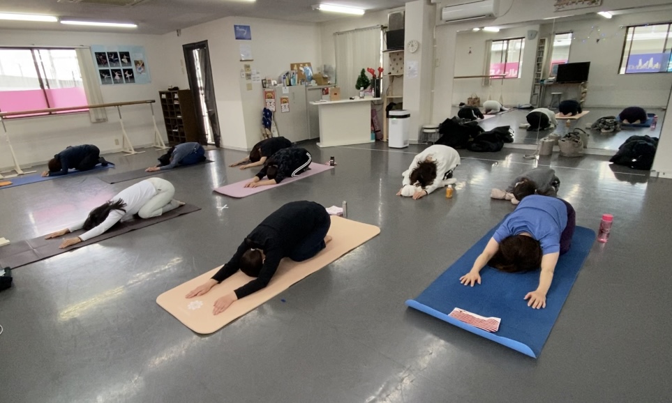 寒い冬はストレッチ♪（担当：天沼沙織）